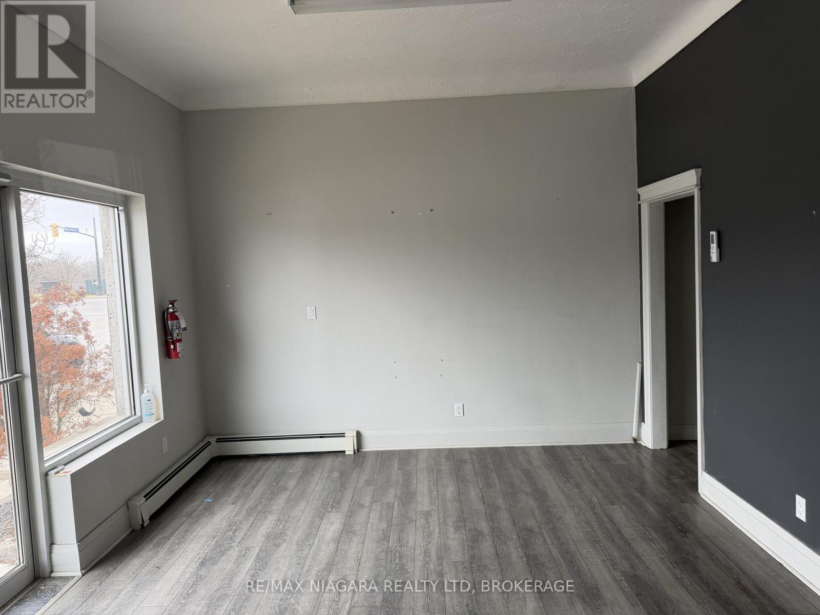 1 - 5853 ROYAL MANOR DRIVE