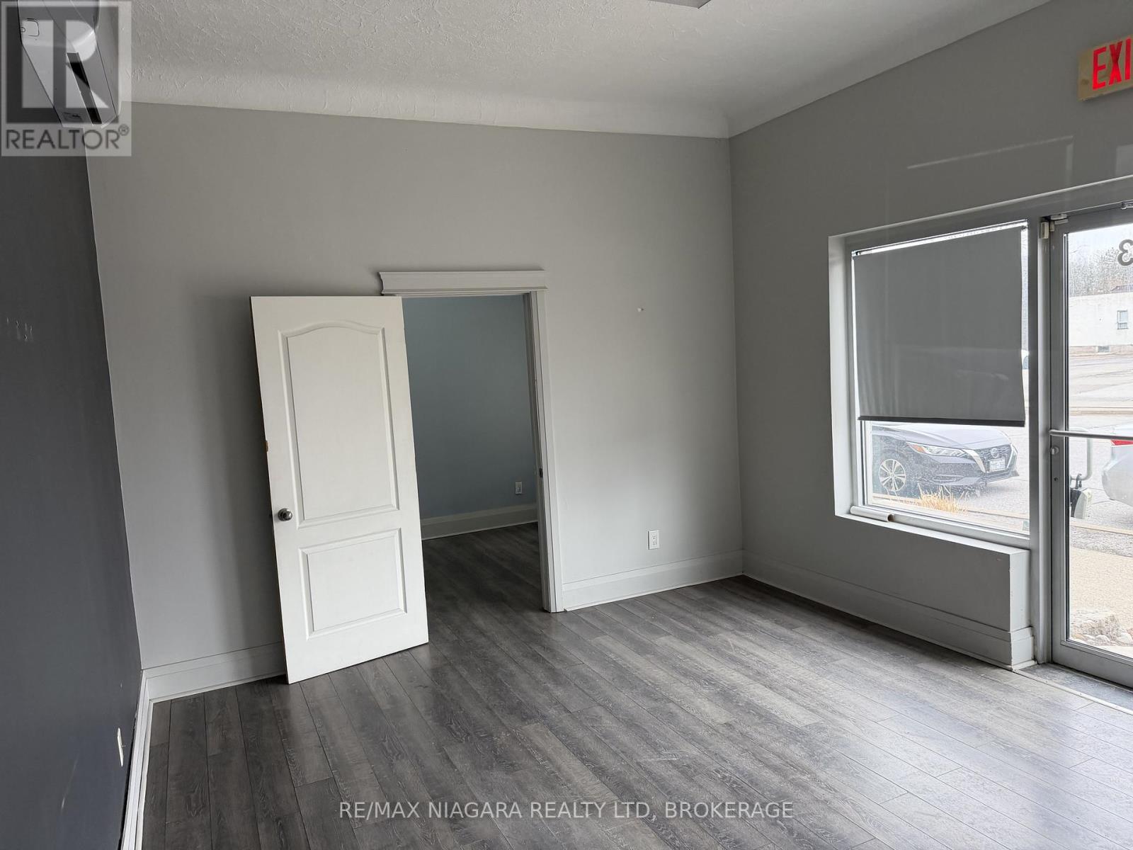 1 - 5853 ROYAL MANOR DRIVE