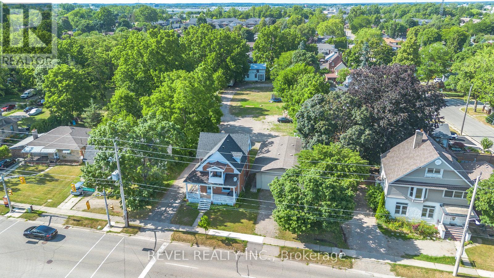 816 COLBORNE STREET E