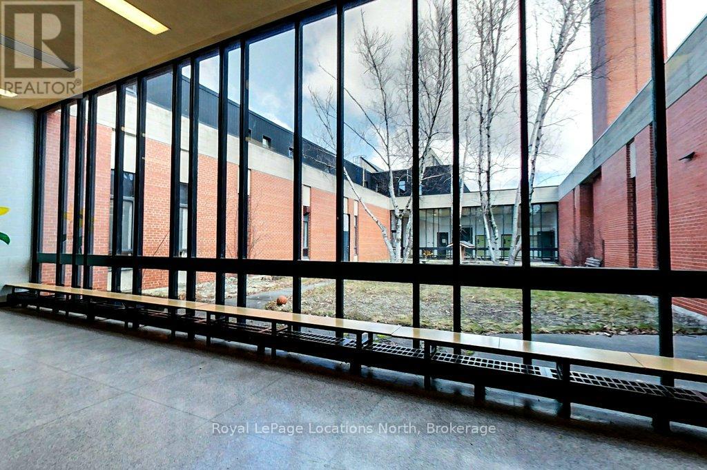 2 - 125 ELIZA STREET S