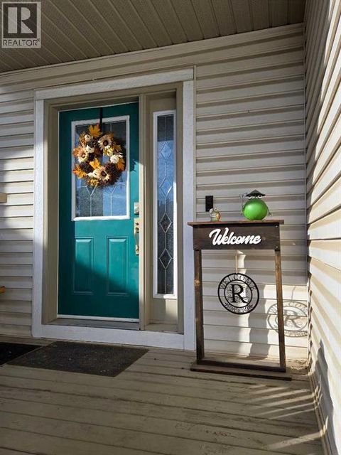 753 Fairways Green NW Airdrie AB T4B3E6