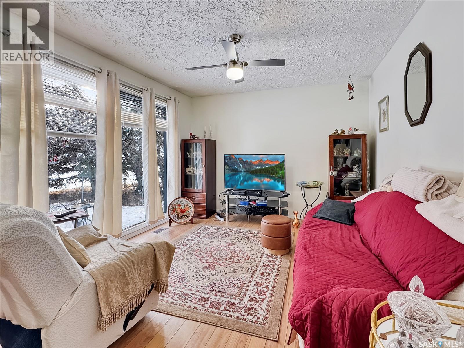 301 & 303 Otter STREET