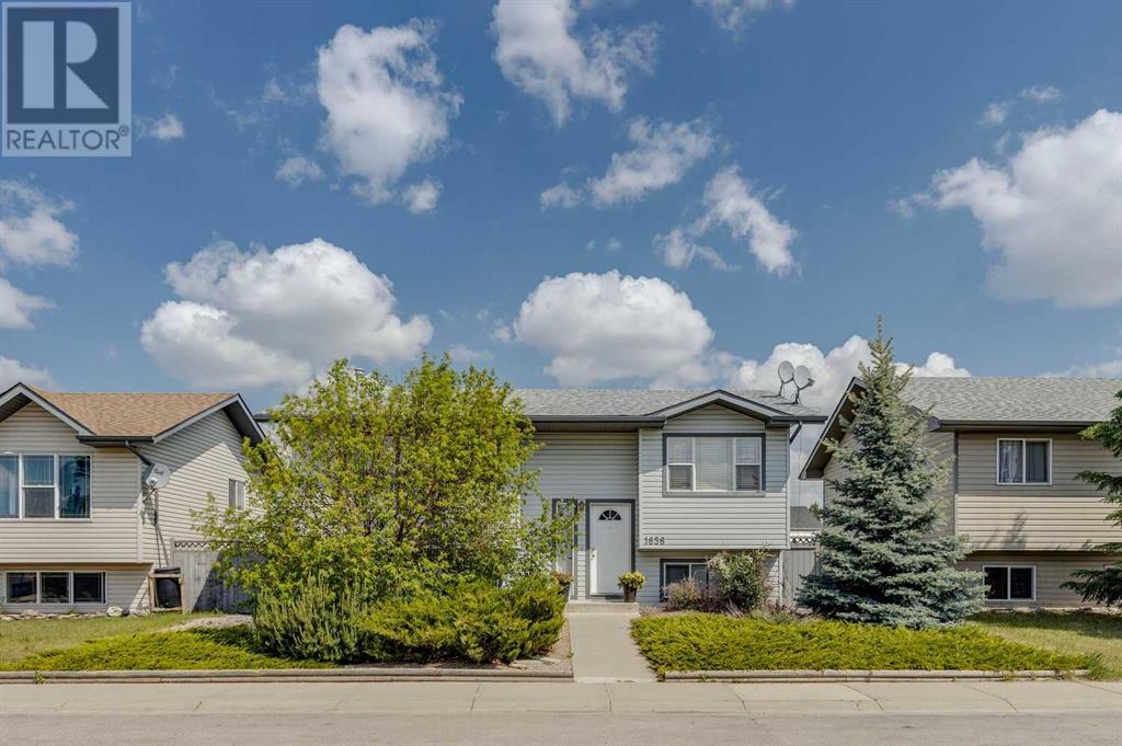 1656 Strathcona Gate