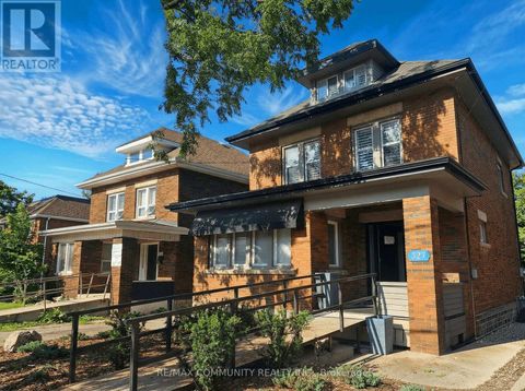 327 WOOLWICH STREET Guelph (Exhibition Park) ON N1H3W4