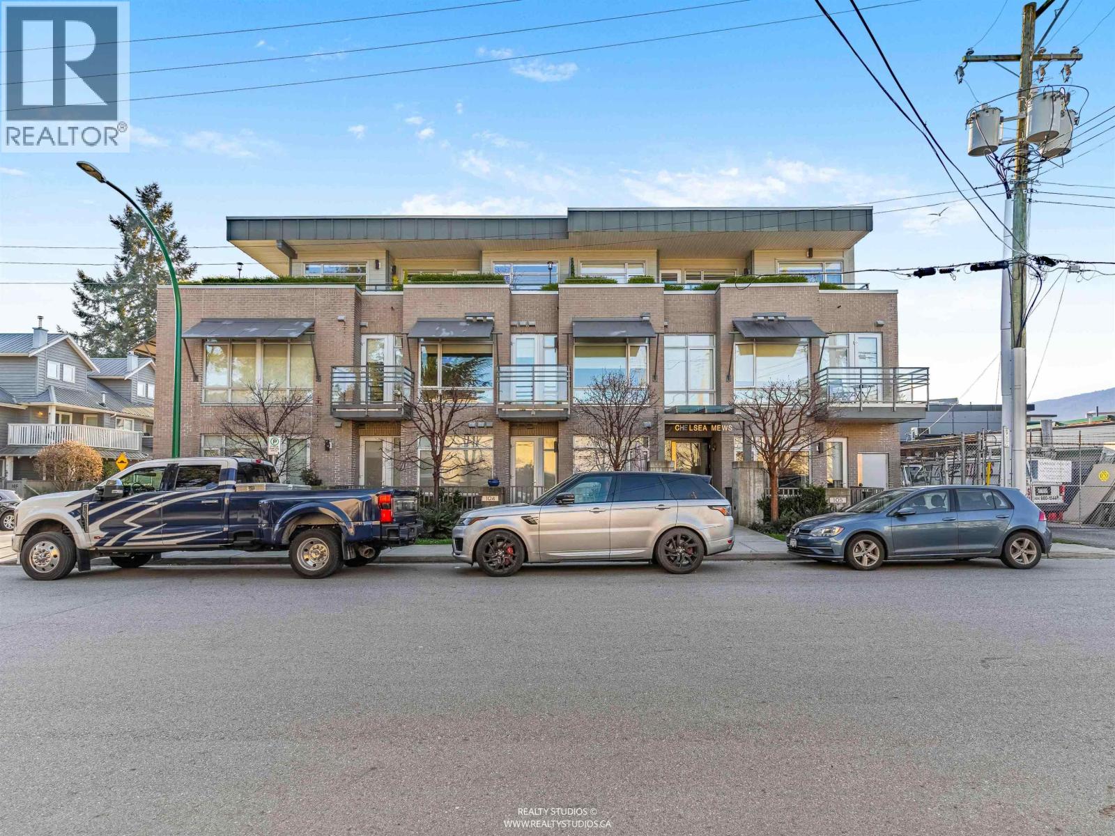 206 1591 BOWSER AVENUE