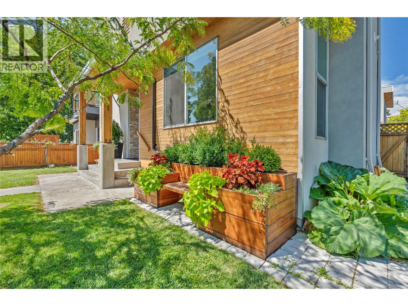 581 Churchill Avenue
