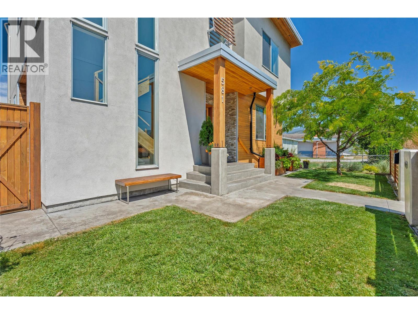 581 Churchill Avenue