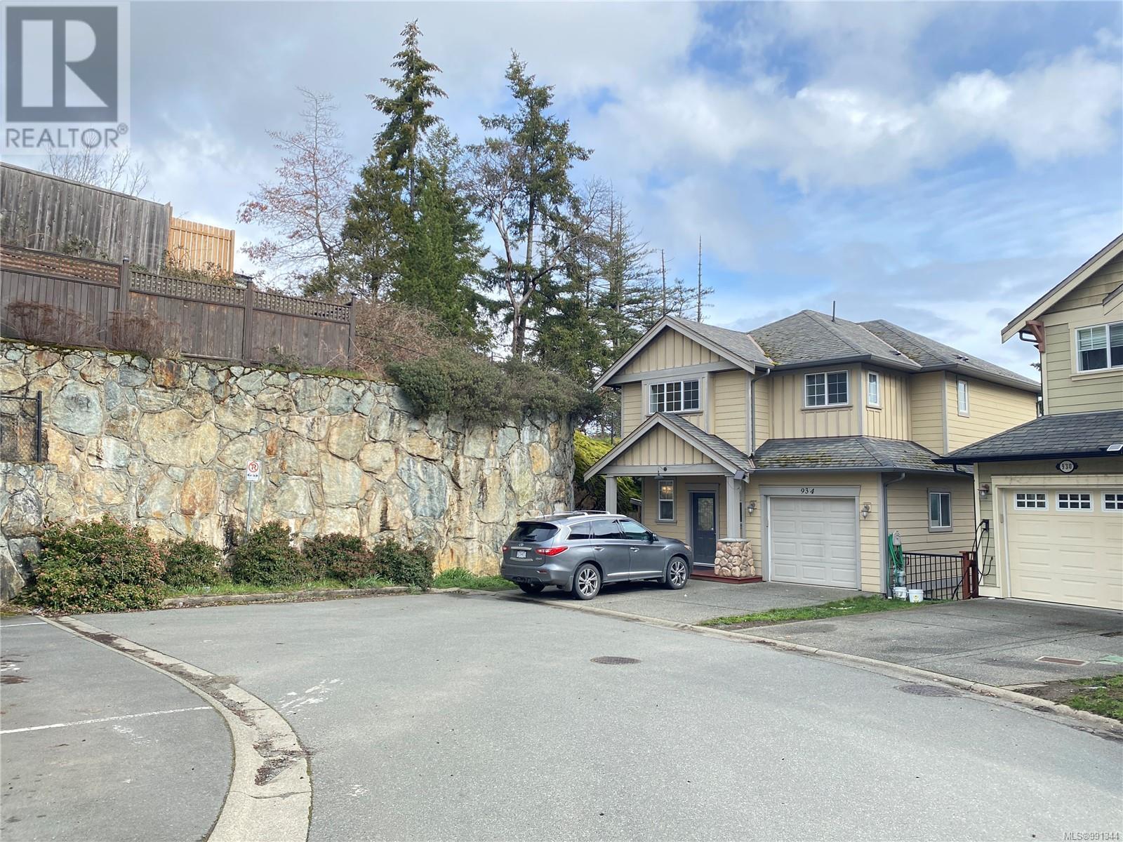 934 Bullen Crt
