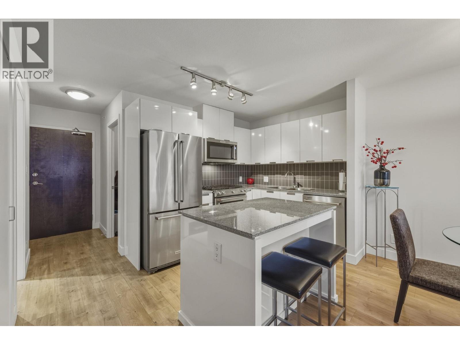 1102 151 W 2ND STREET