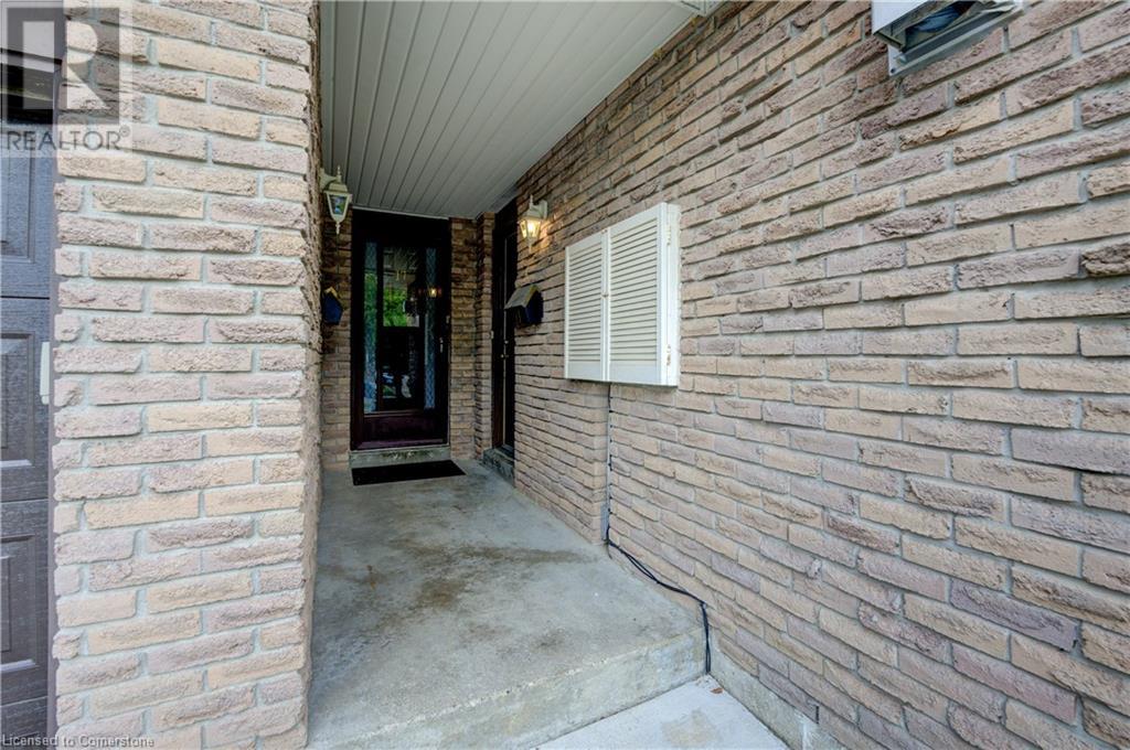 19 HILLBROOK Crescent