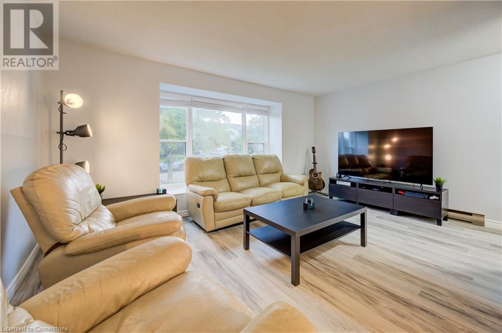 19 HILLBROOK Crescent