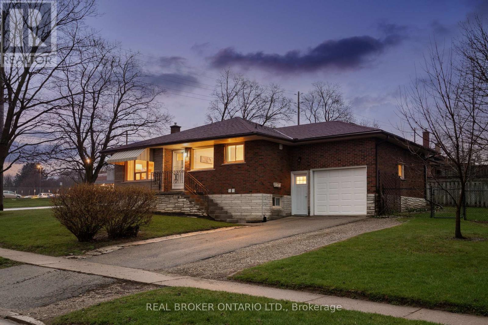 23 KNIGHTSWOOD BOULEVARD