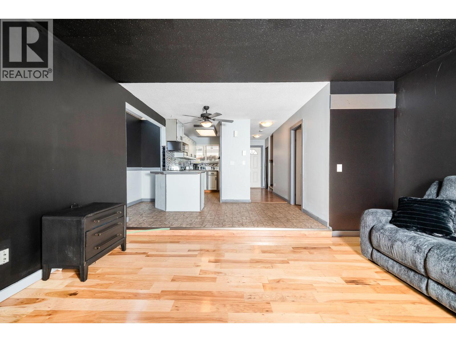 5300 25 Avenue Unit# 8