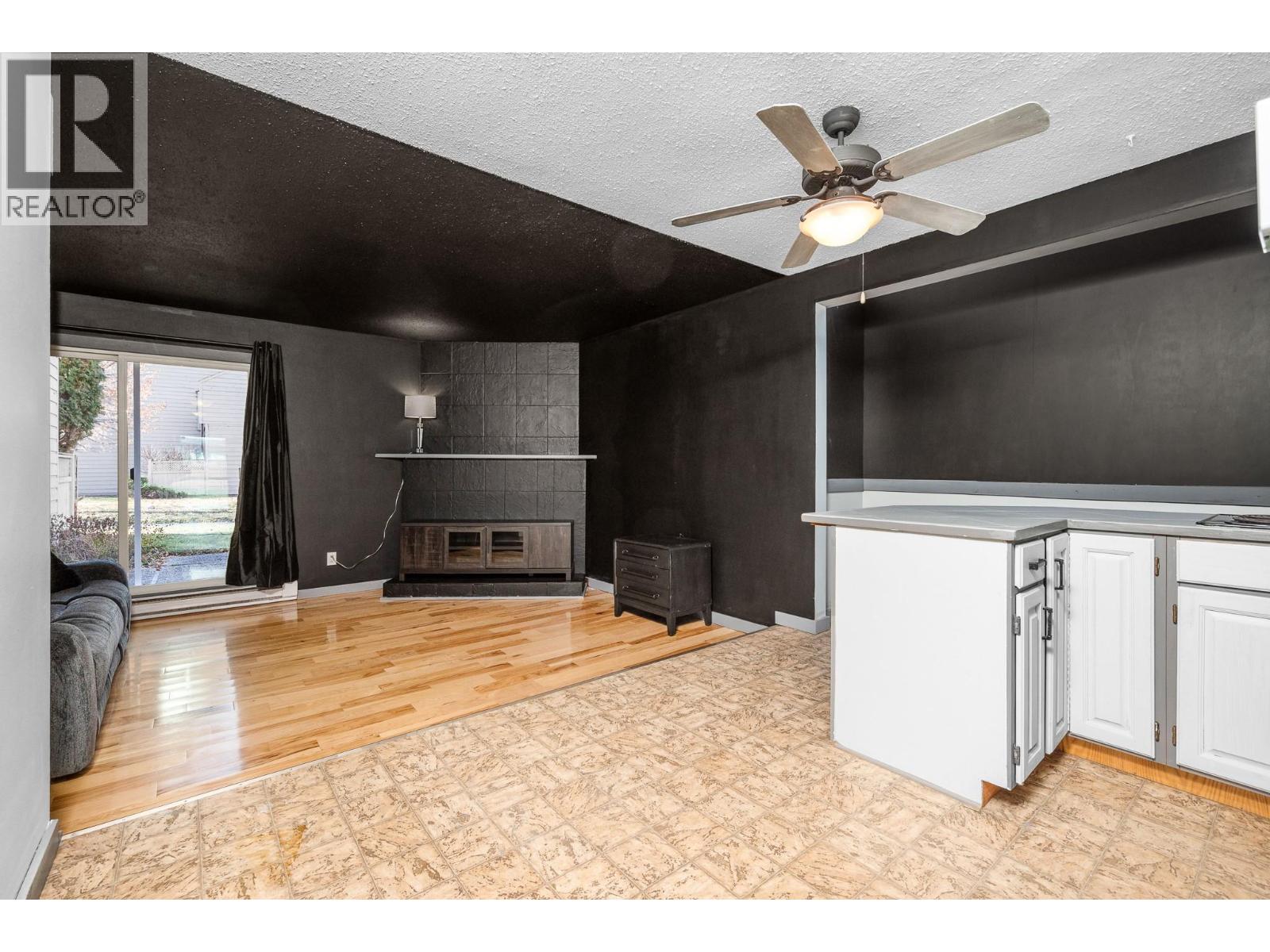 5300 25 Avenue Unit# 8