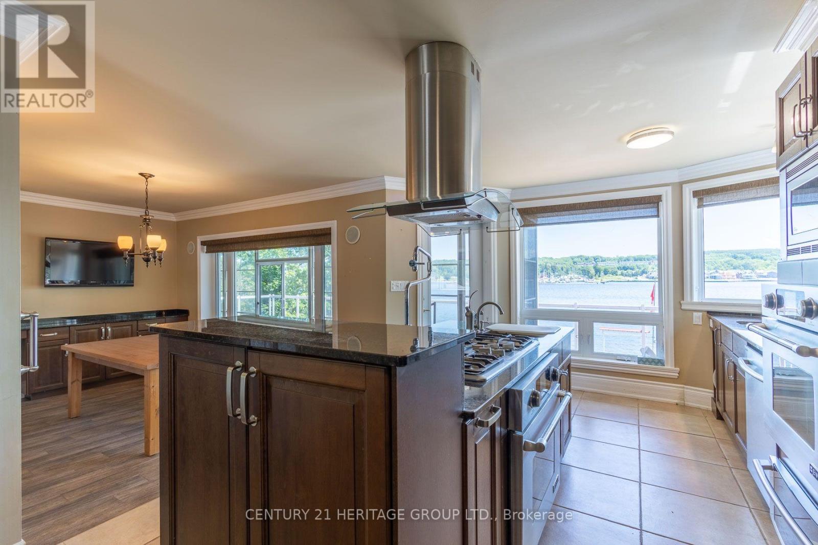 405 CHAMPLAIN ROAD