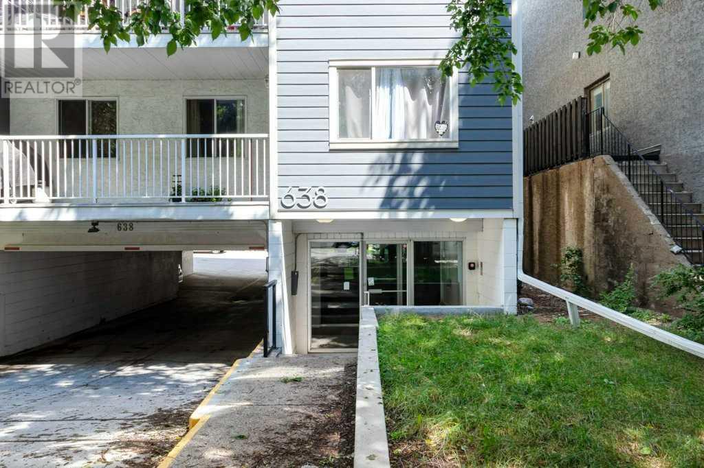 302, 638 Meredith Road NE