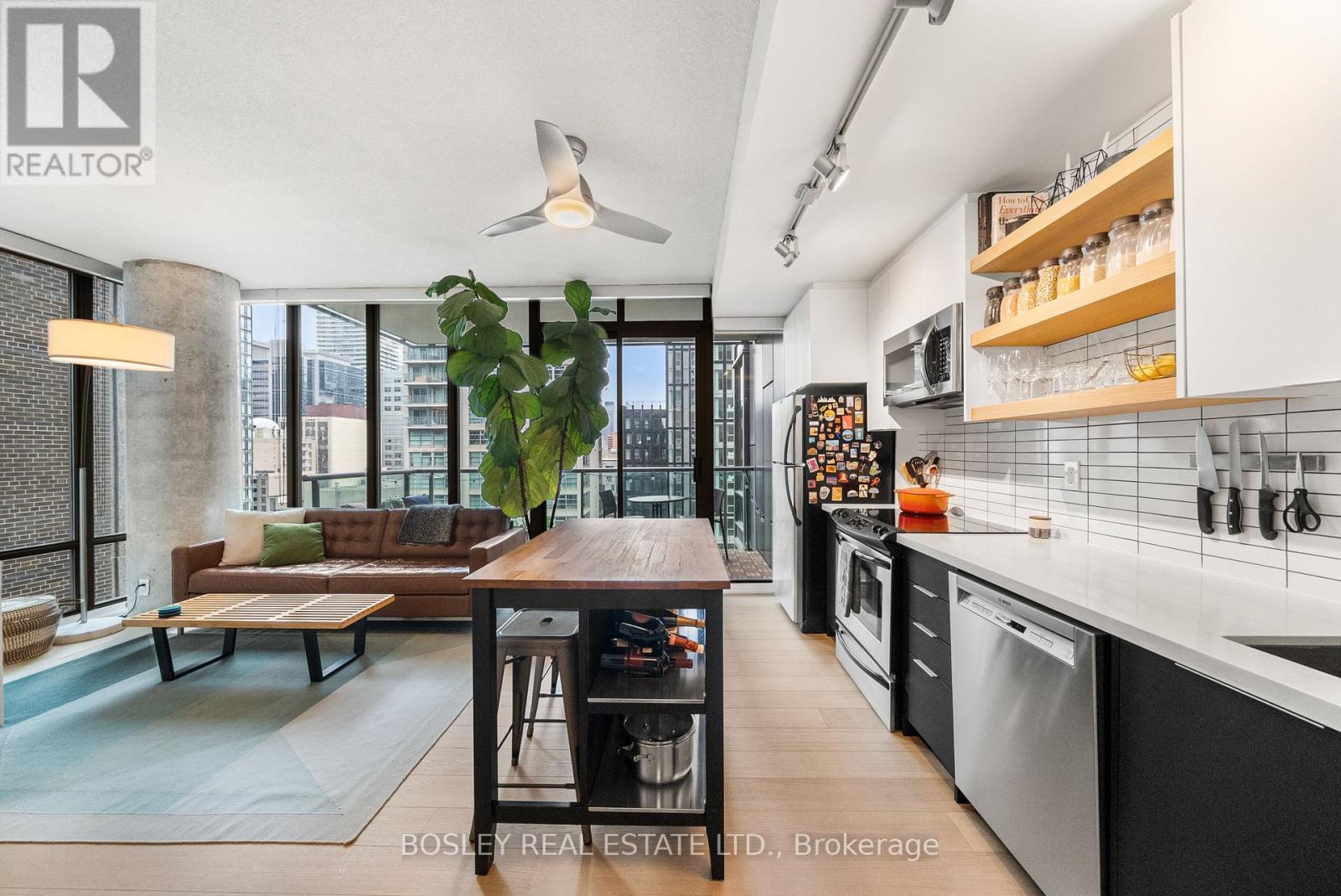 1303 - 33 LOMBARD STREET