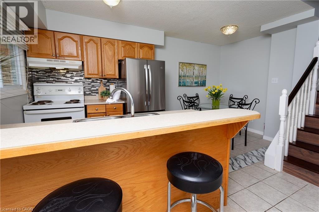 211 VERONICA Drive Unit# 10