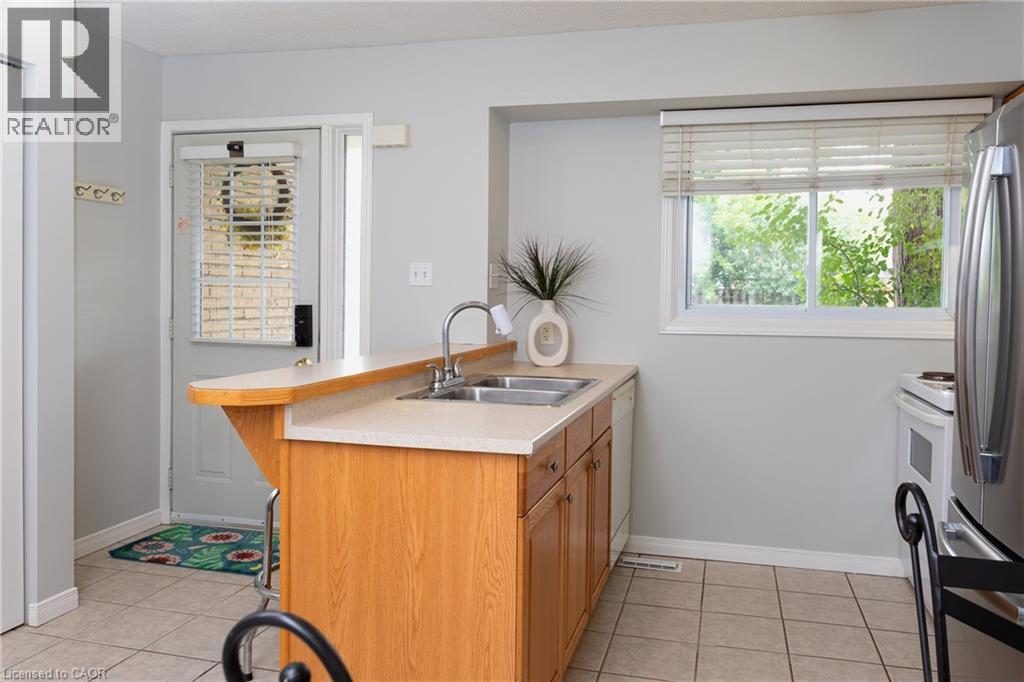 211 VERONICA Drive Unit# 10