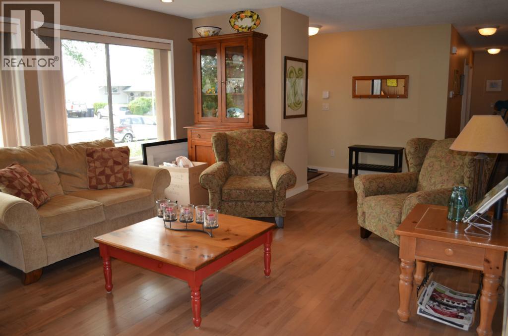 565 Dougall Road S