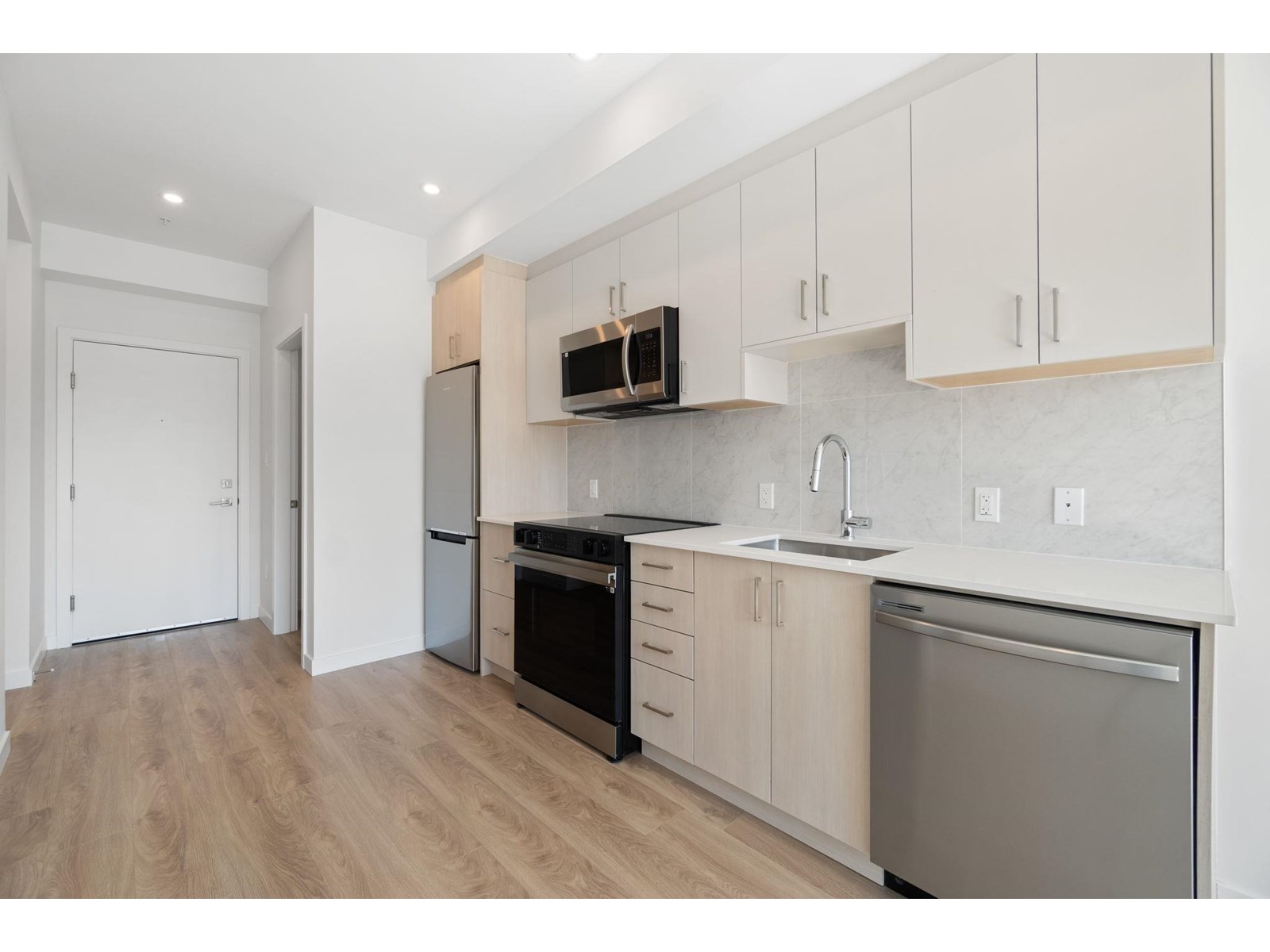 W412 13838 108 AVENUE