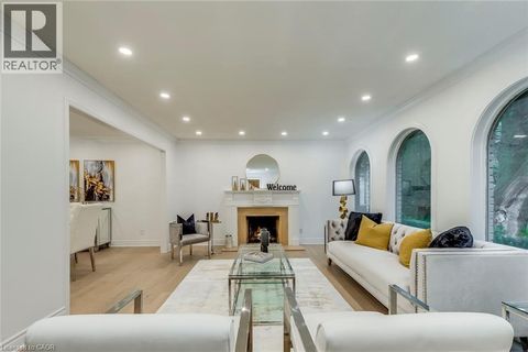 170 CAVENDISH Court Oakville ON L6J5S2