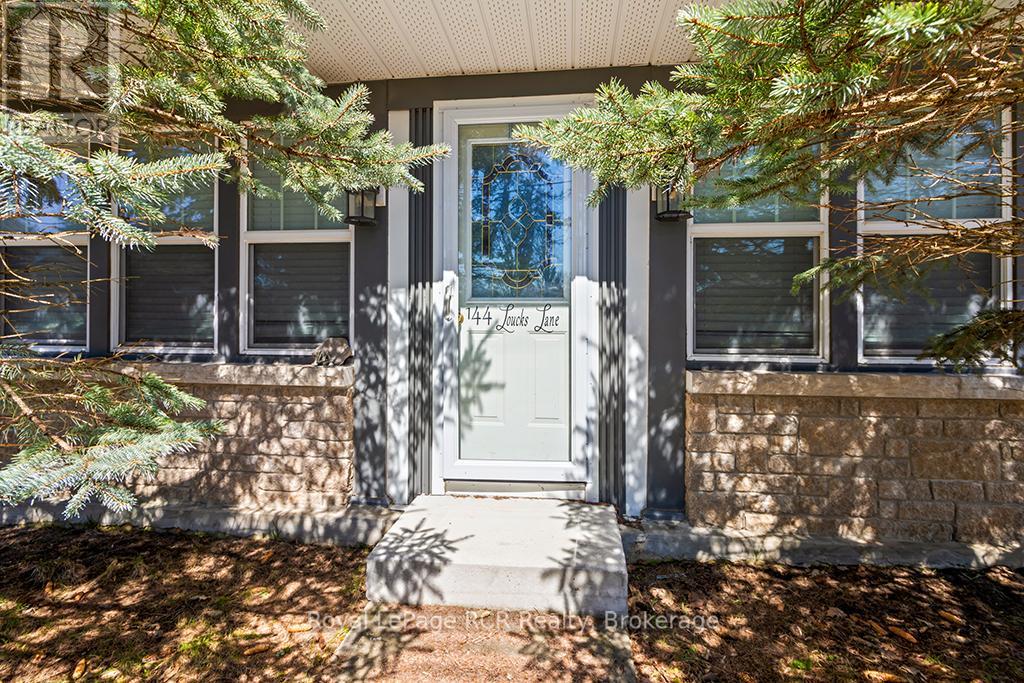 144 LOUCKS LANE E