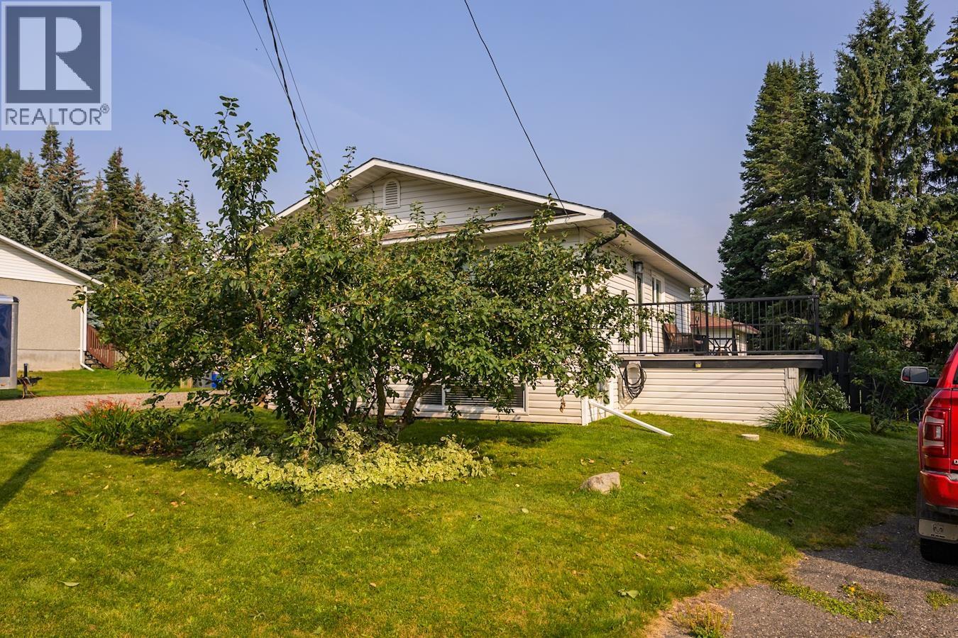 6812 LILAC CRESCENT