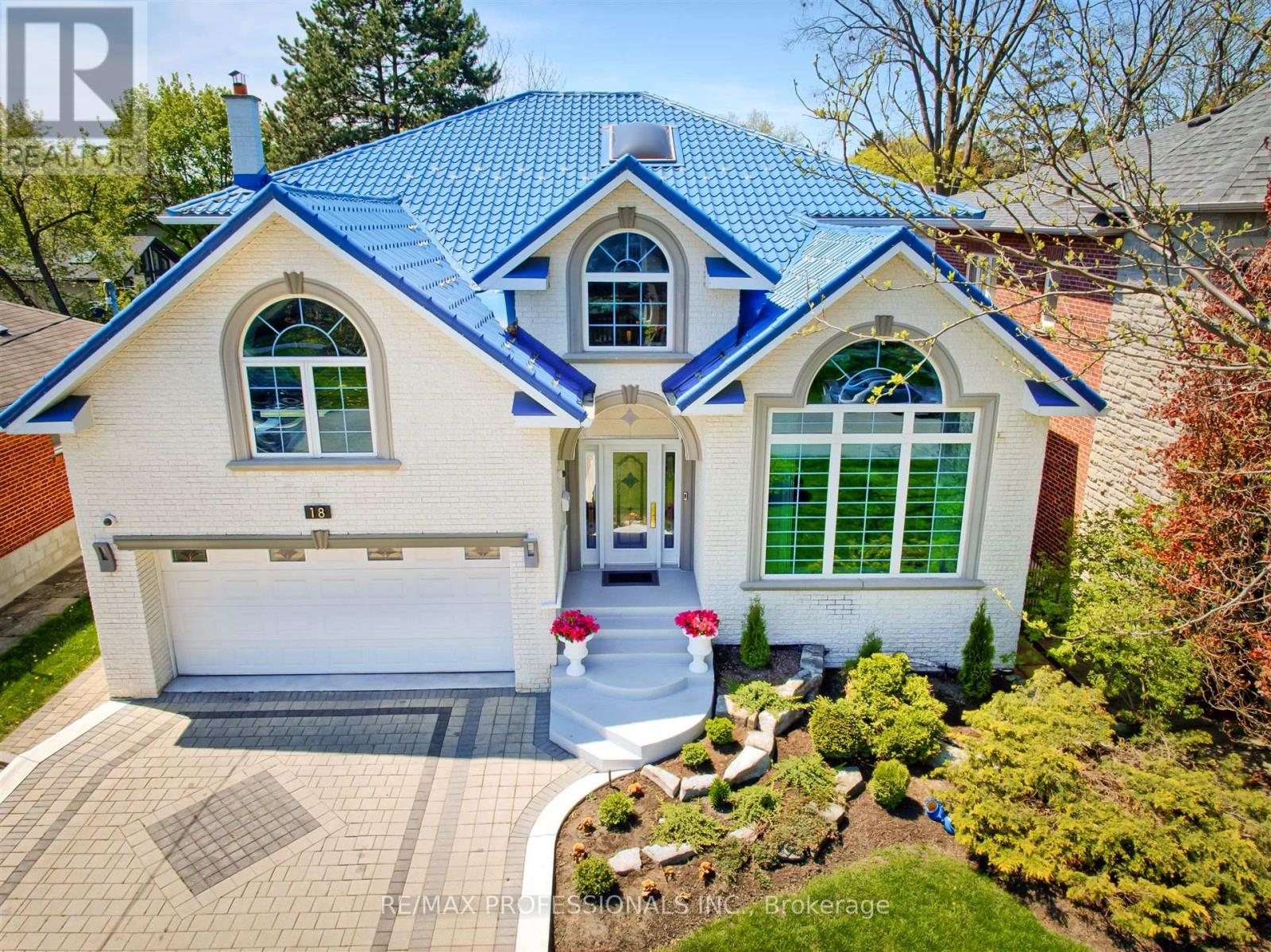 18 NORTHGLEN AVENUE