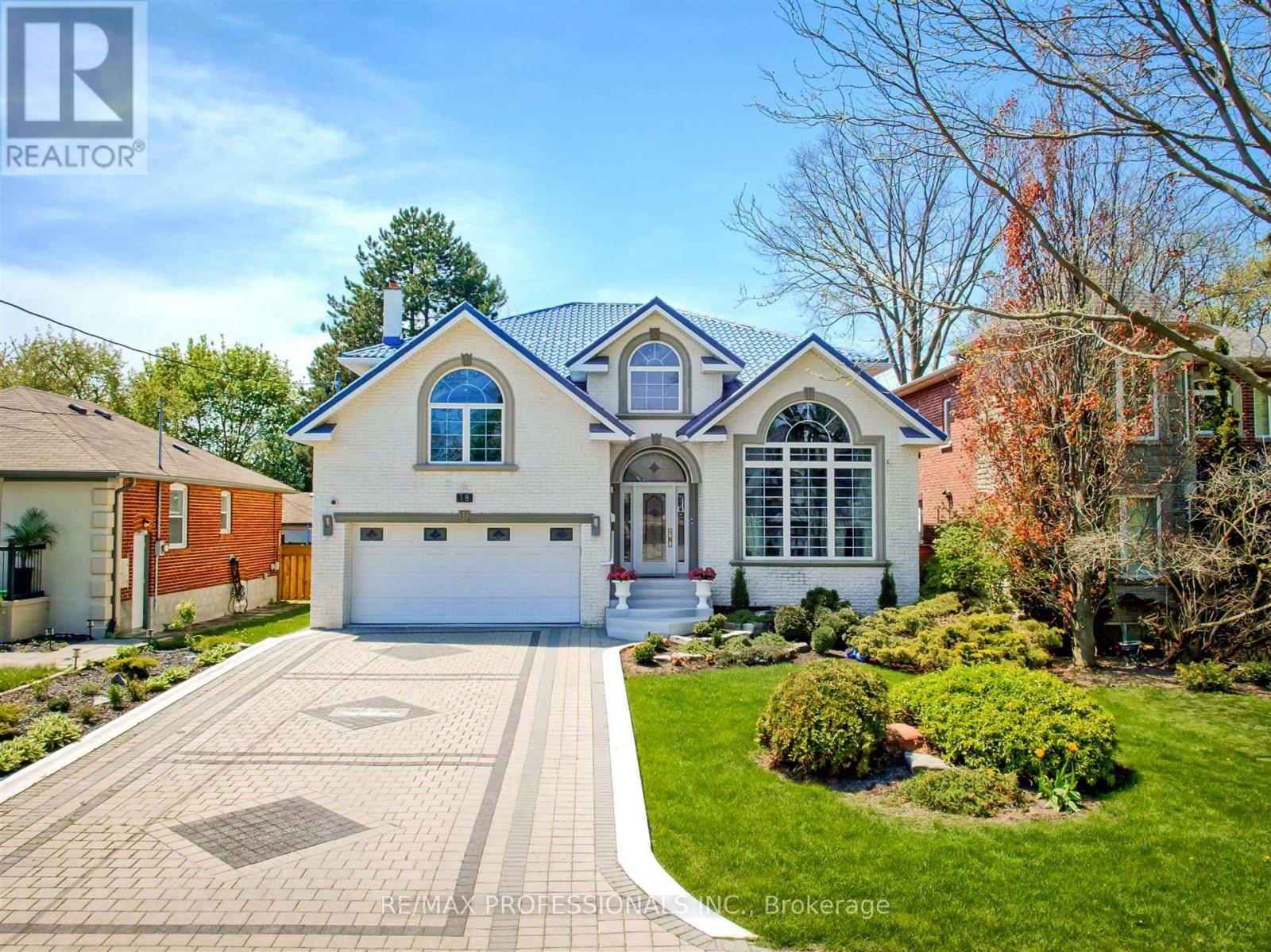 18 NORTHGLEN AVENUE