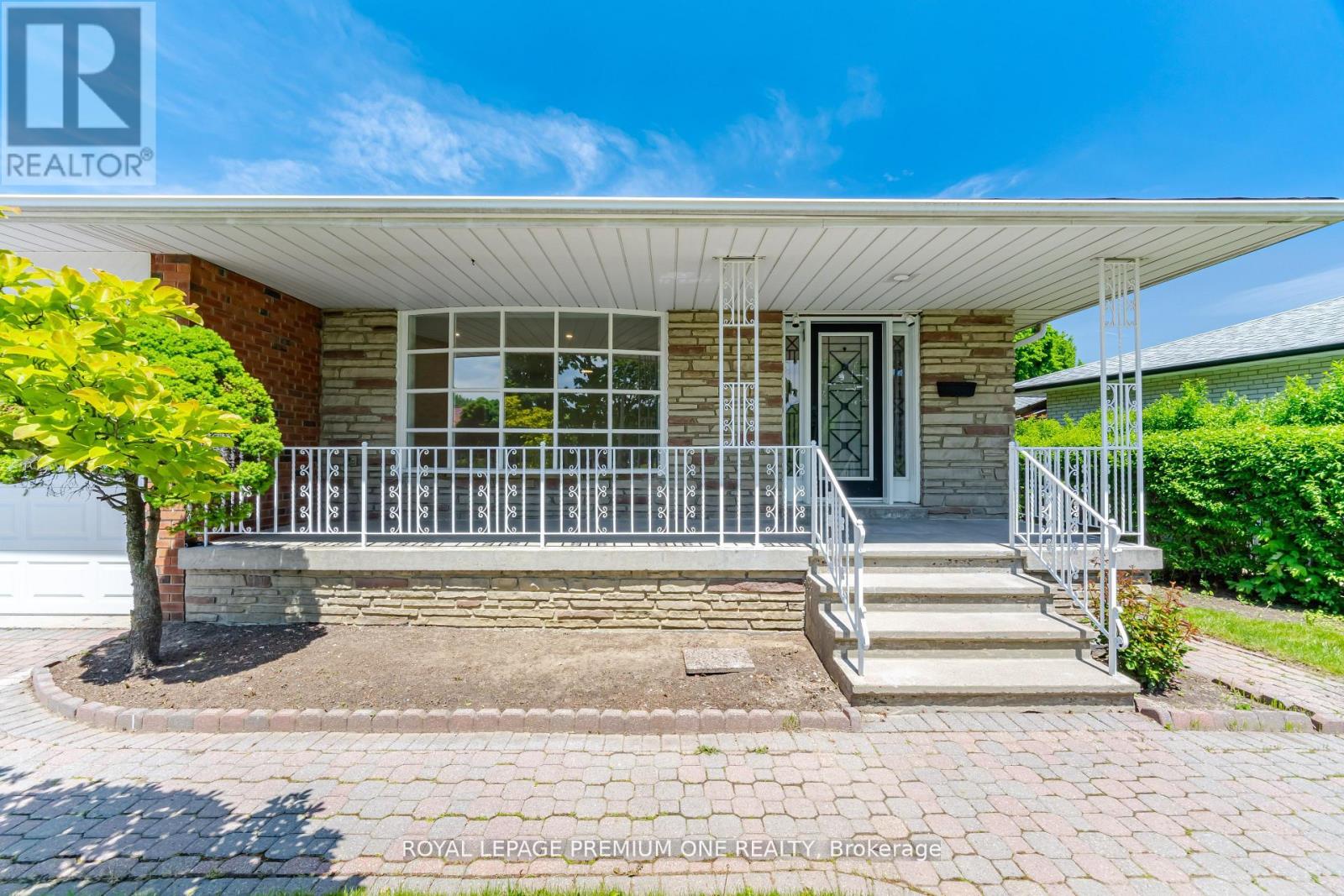 3195 GOLDEN ORCHARD DRIVE