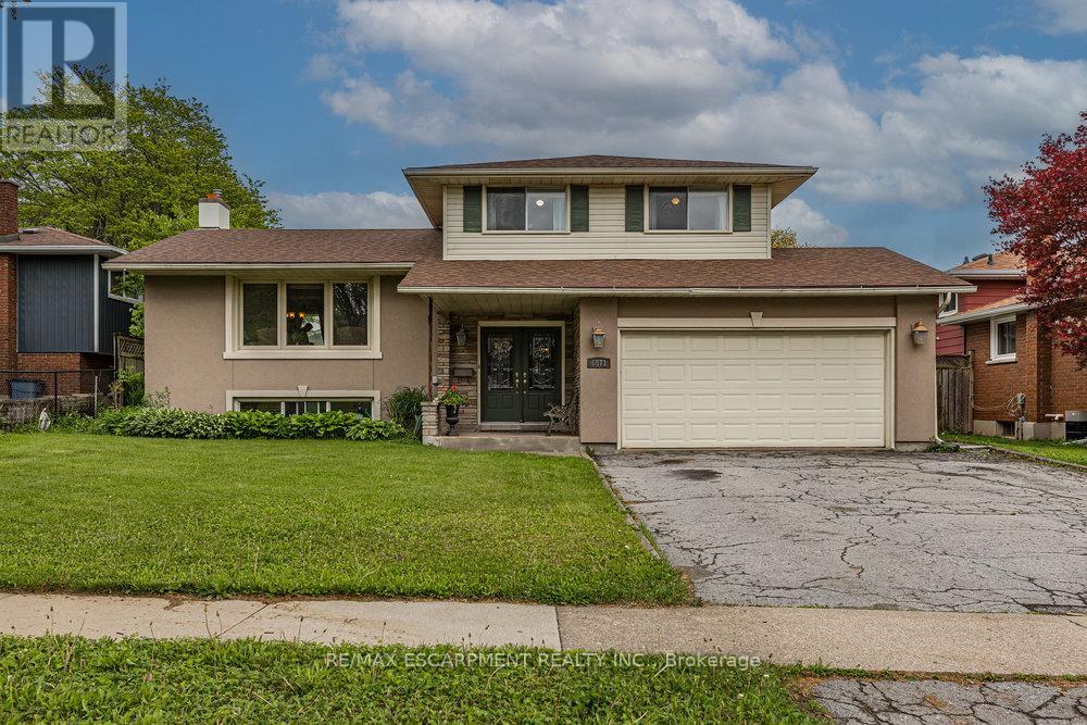 6871 CORWIN CRESCENT