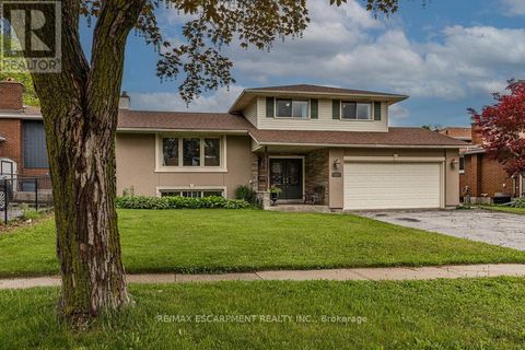 6871 CORWIN CRESCENT Niagara Falls (Dorchester) ON L2G2M9