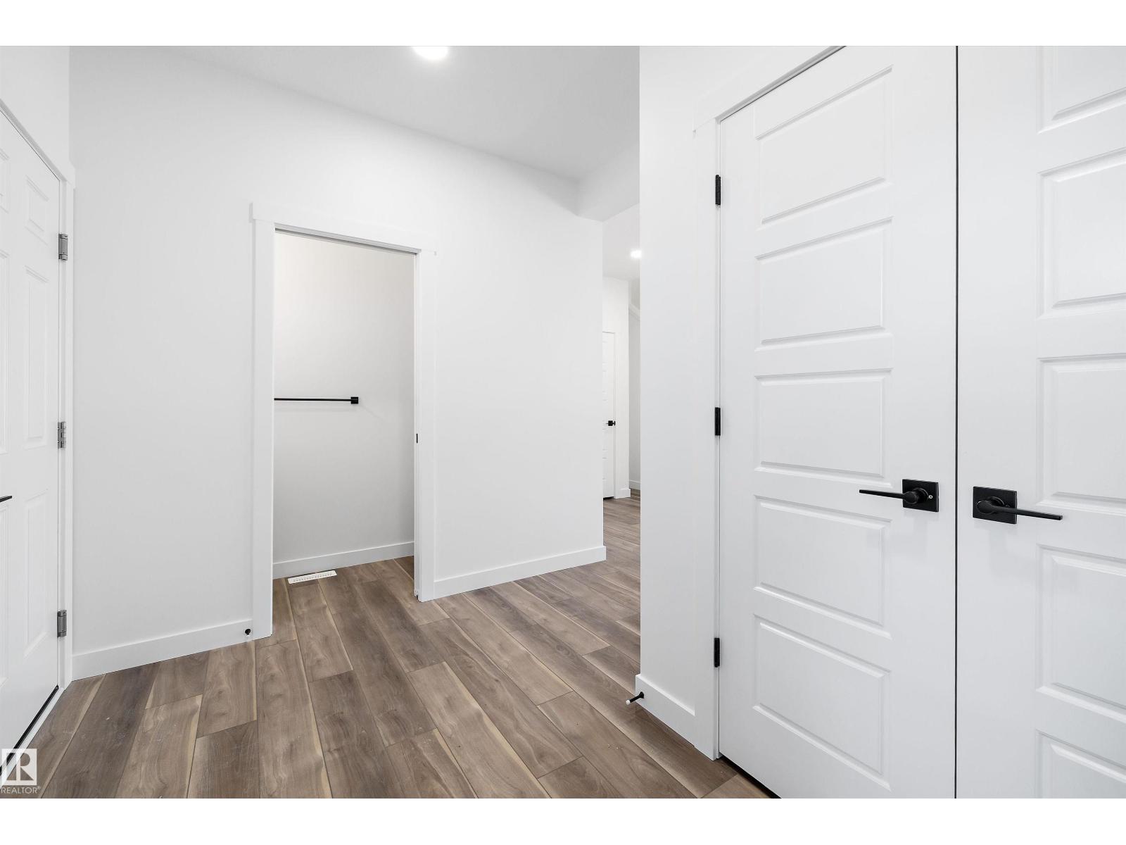 19304 29 AV NW