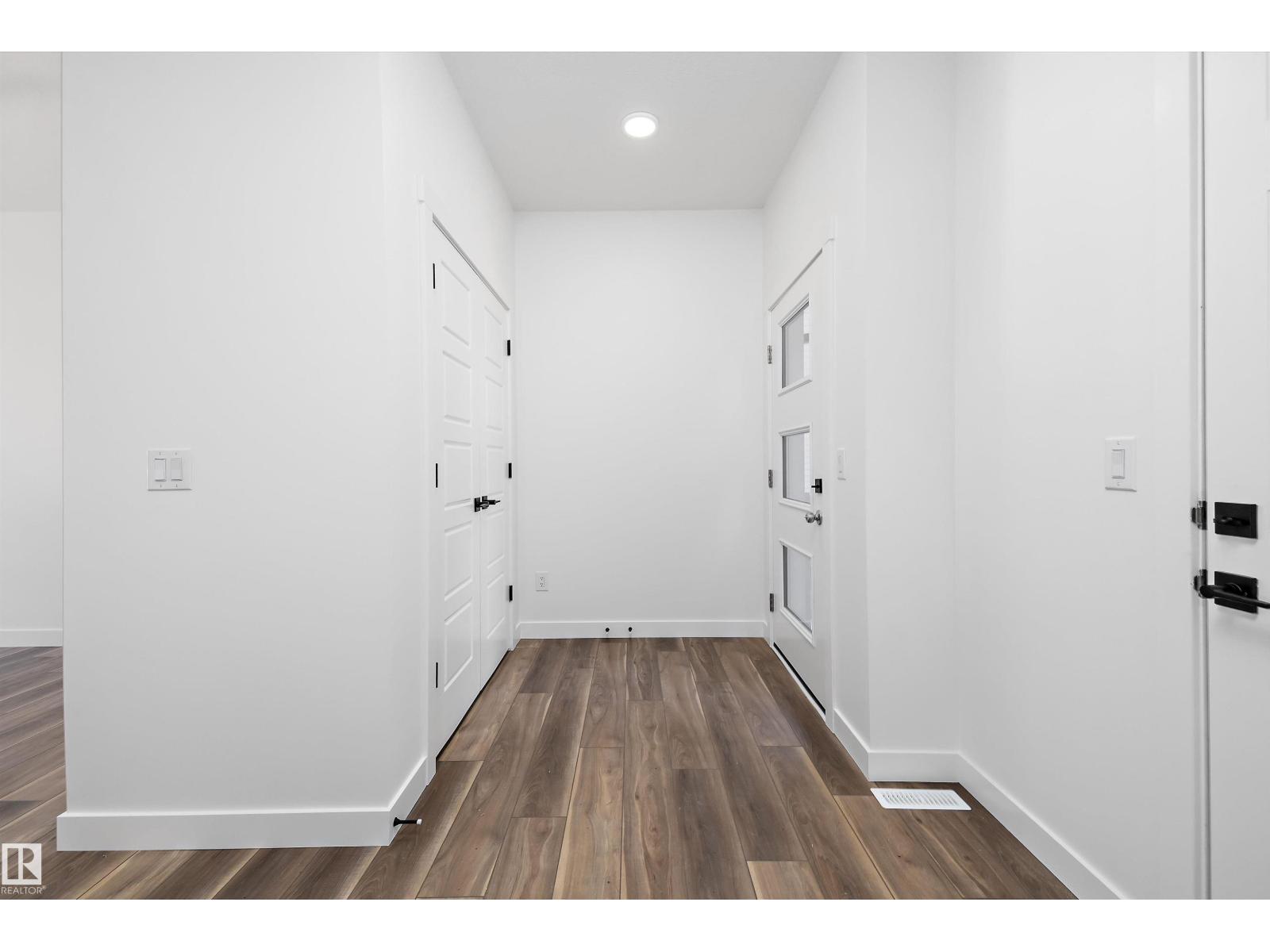 19304 29 AV NW