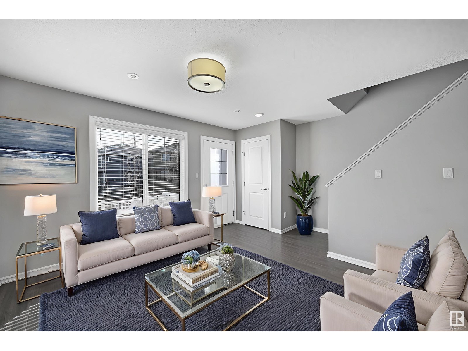#34 2215 24 ST NW
