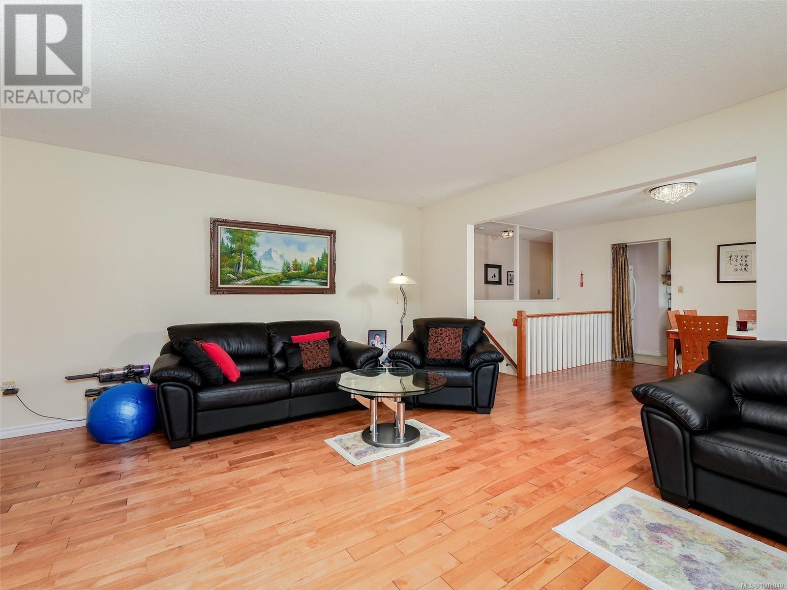 1629 Longacre Dr