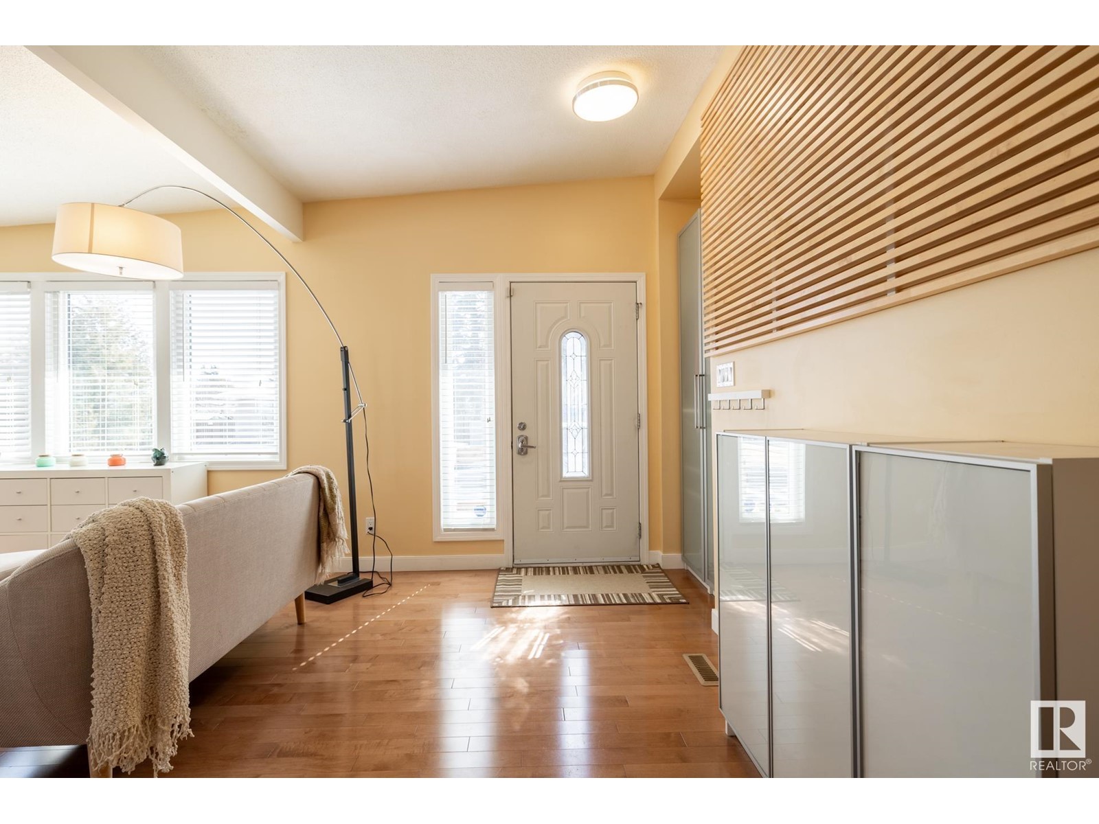11528 39 AV NW