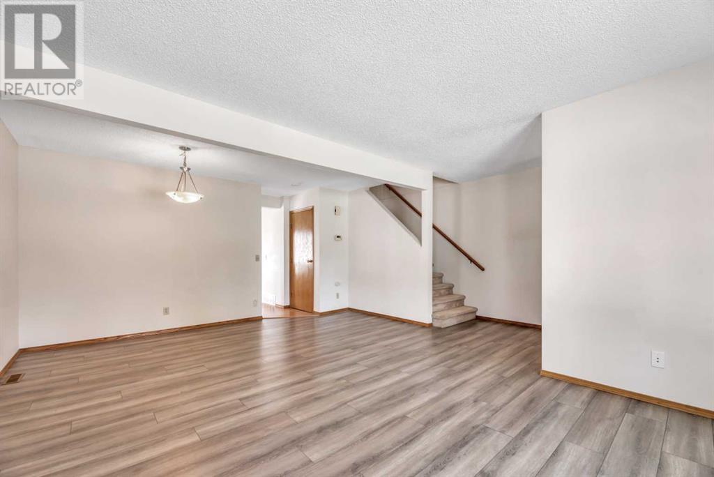 103 Riverglen Park SE