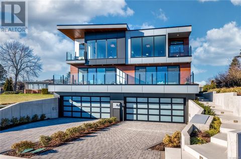 2 9360 Lochside Dr Sidney BC V8L1N7