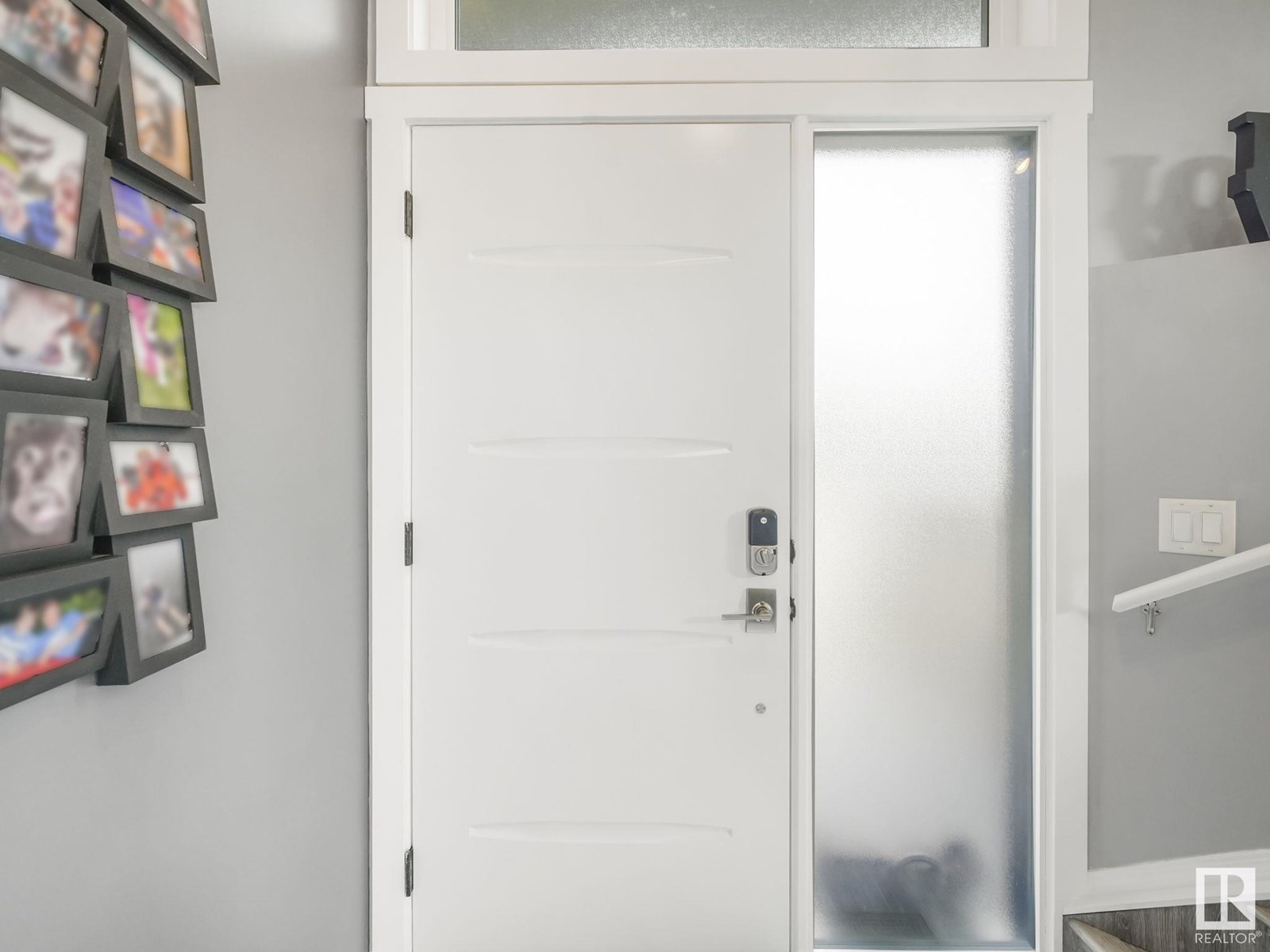 2134 37 AV NW