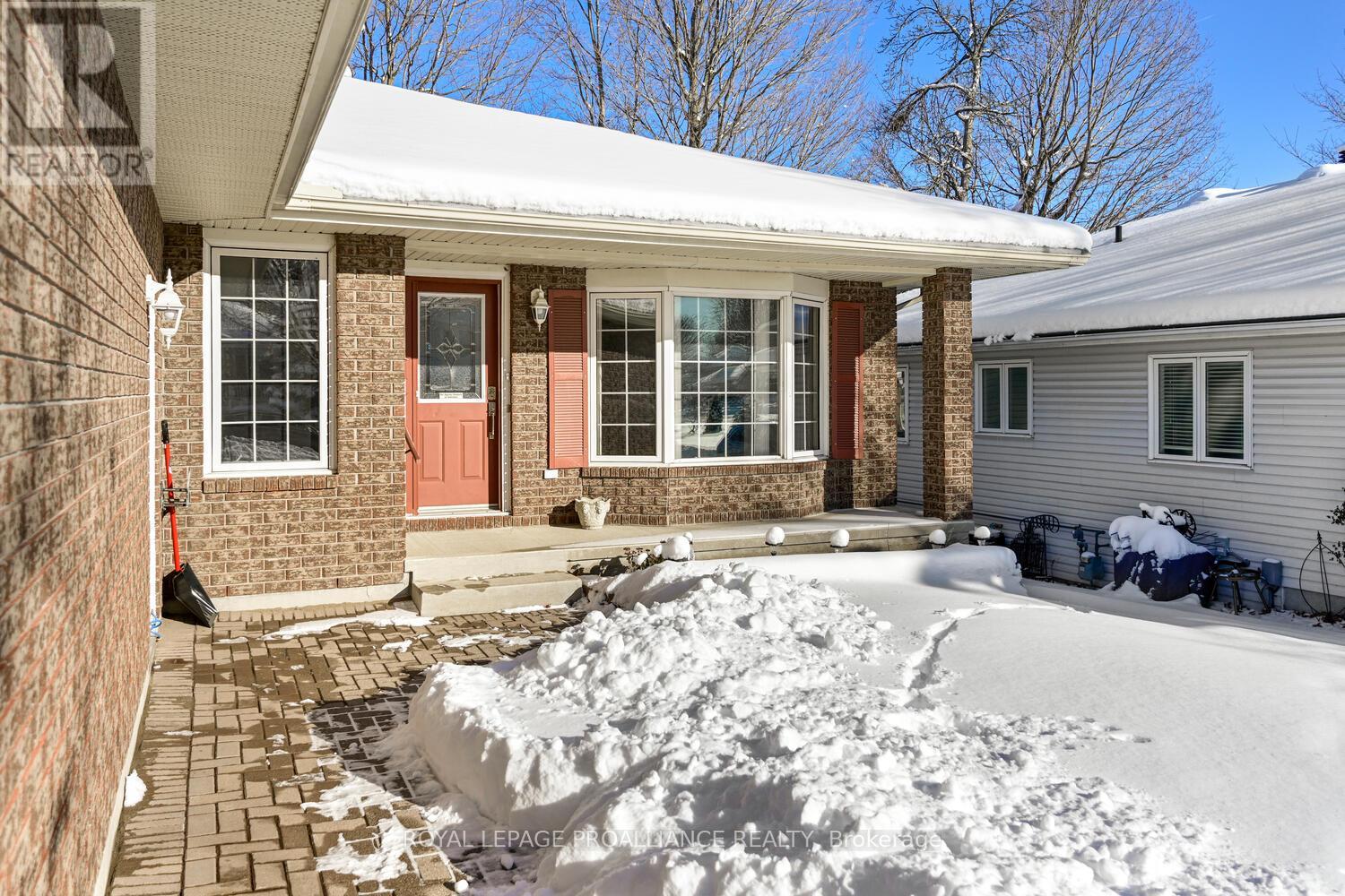 1003 MONTROSE STREET