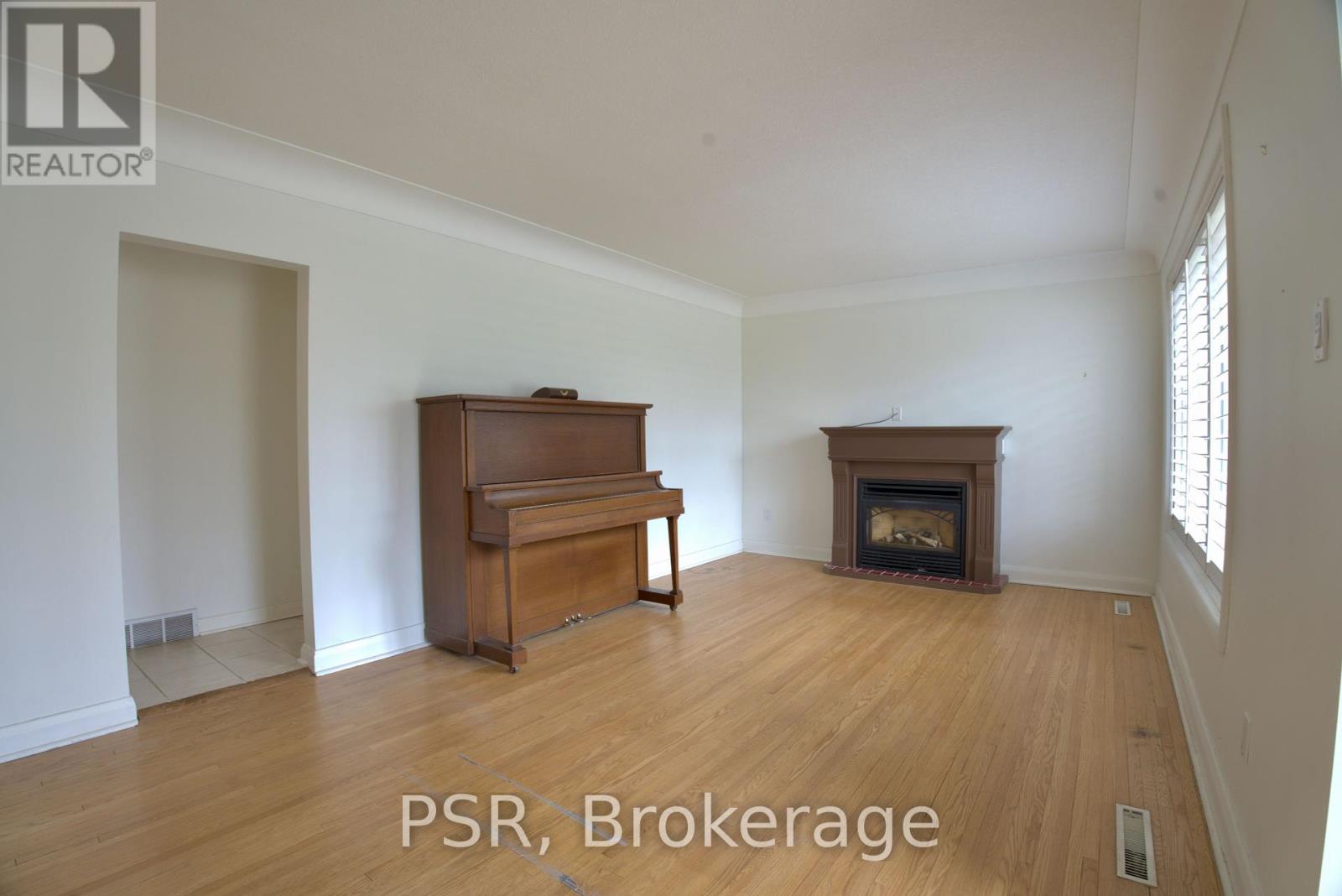 176 RODNEY STREET S