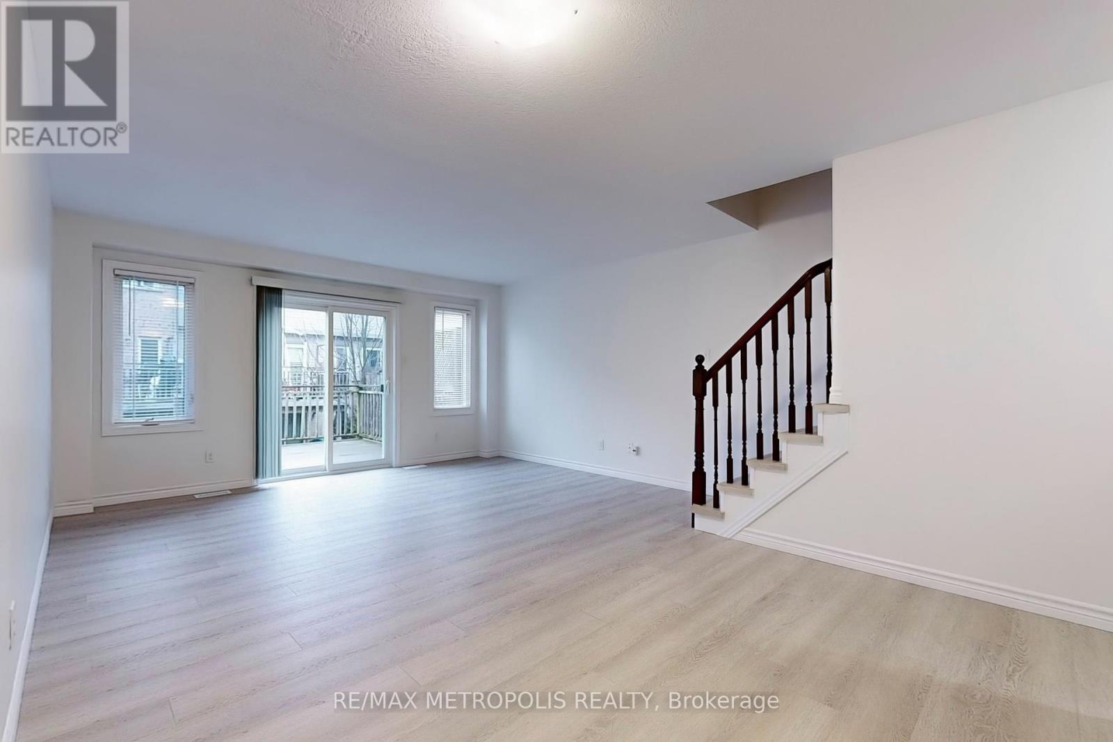 22 - 10 FOXGLOVE CRESCENT