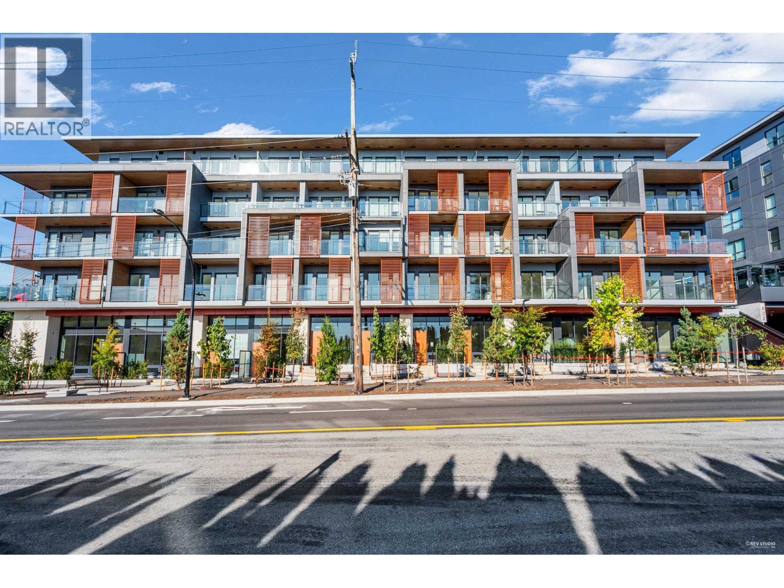 407 422 E 3RD STREET