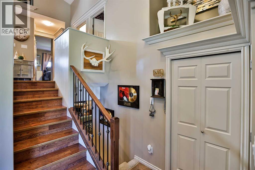125 Couleesprings Way S