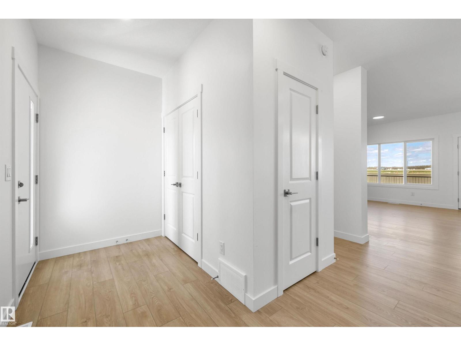 8616 183 AV NW