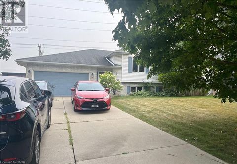 14 OLD ORCHARD Glen Unit# side unit Woodstock ON N4V1G2