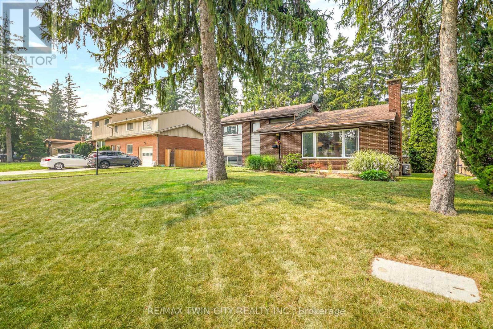10 BRIER CRESCENT