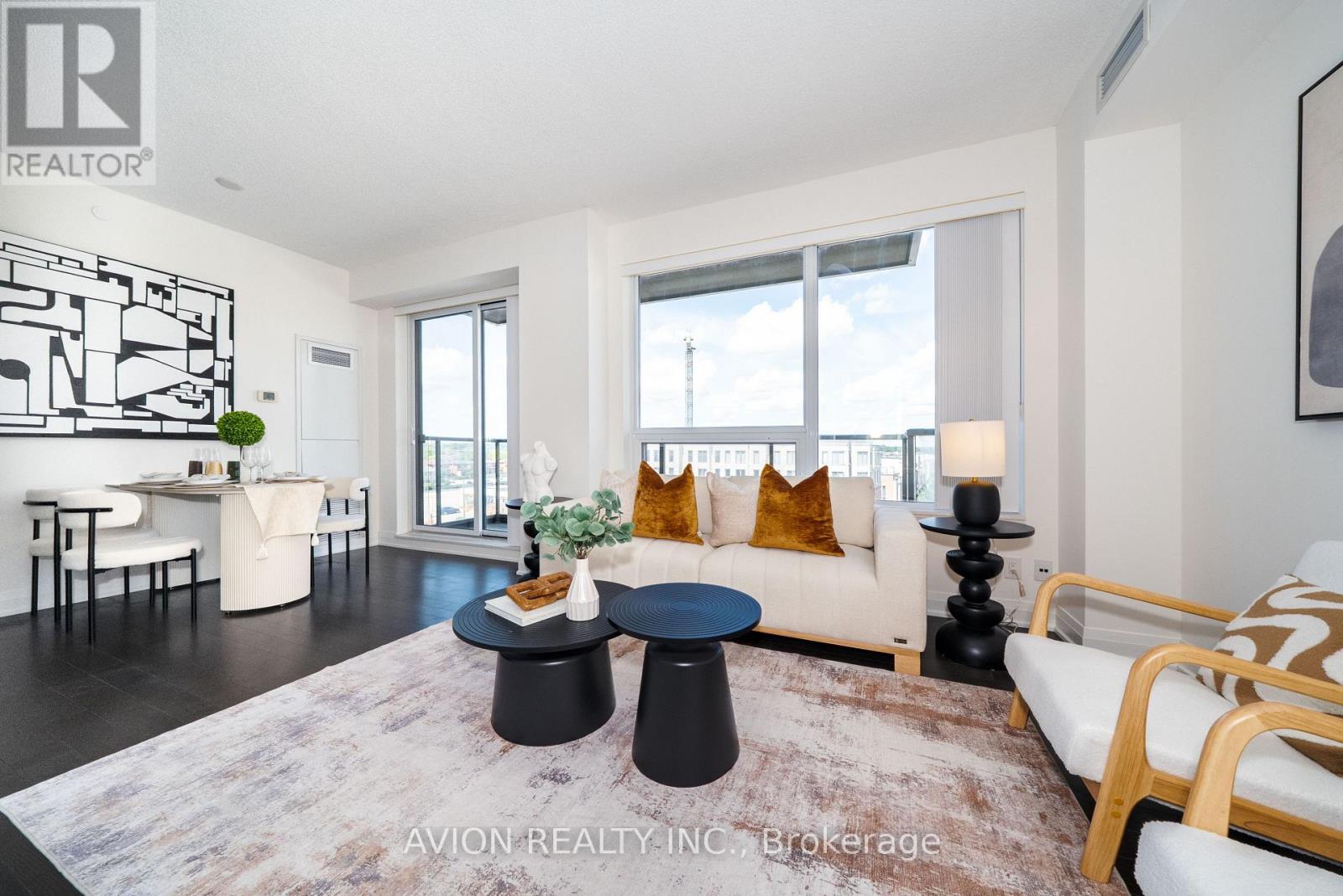 622 28 UPTOWN DRIVE